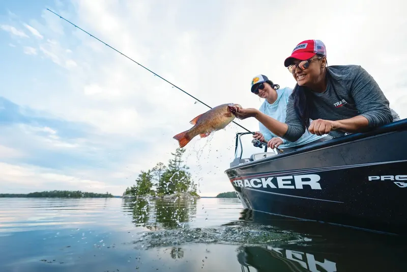 The Image of Tracker Pro Guide V-175 WT 2026 - 1