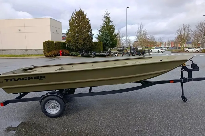 Slide: The Image of Tracker Grizzly 1648 Utility 2026 - 3