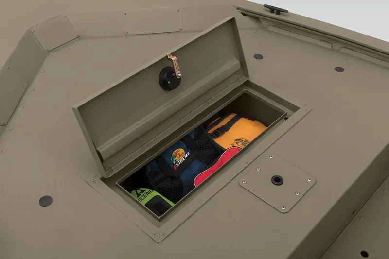 Slide: The Image of Tracker Grizzly 1648 Utility 2026 - 4