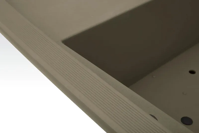 Slide: The Image of Tracker Grizzly 1648 Utility 2026 - 6