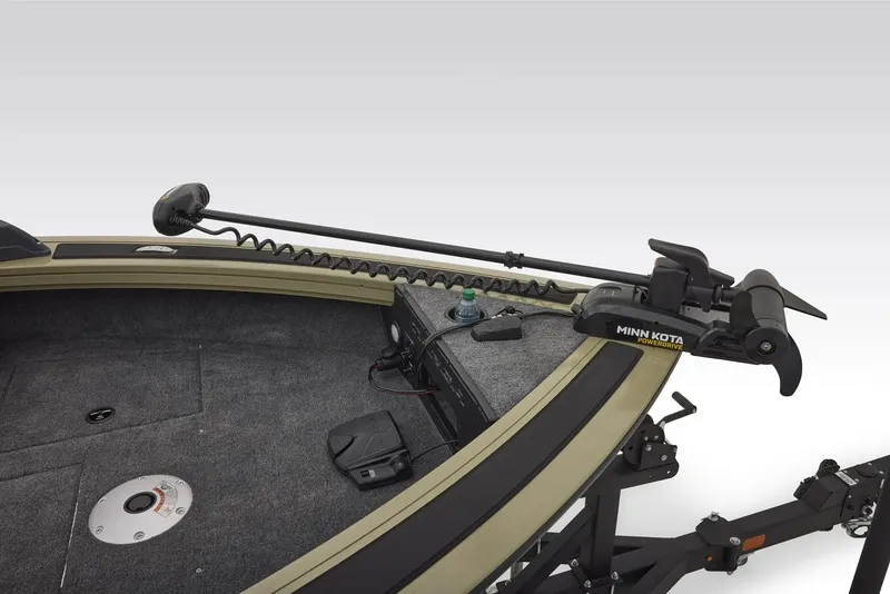 Slide: The Image of Tracker Targa V-18 Combo 2026 - 3