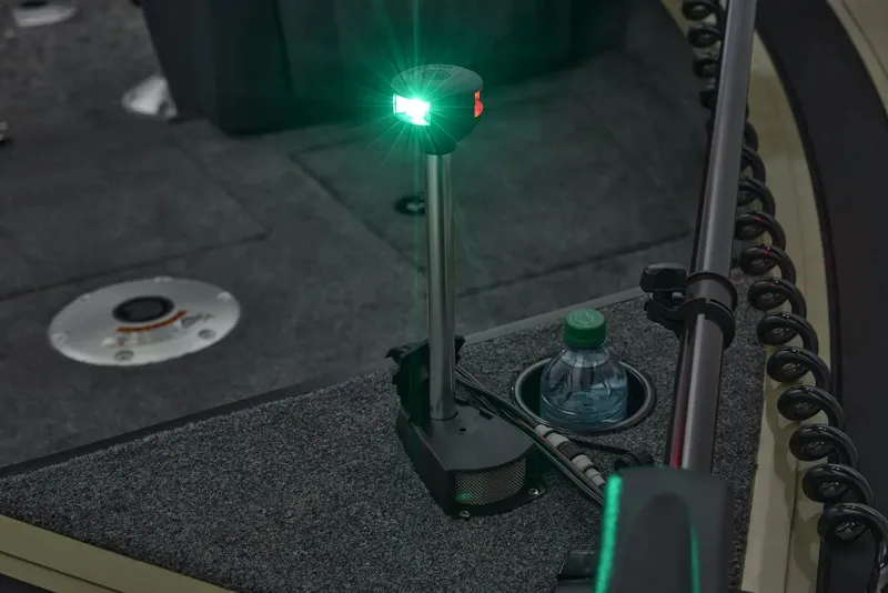 Slide: The Image of Tracker Targa V-18 Combo 2026 - 4