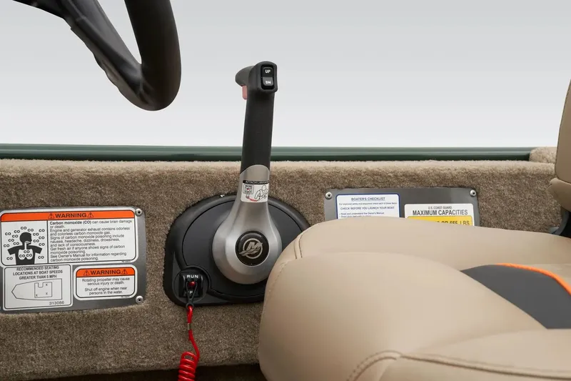 Slide: The Image of Tracker Bass Tracker Classic Limited 2026 - 15