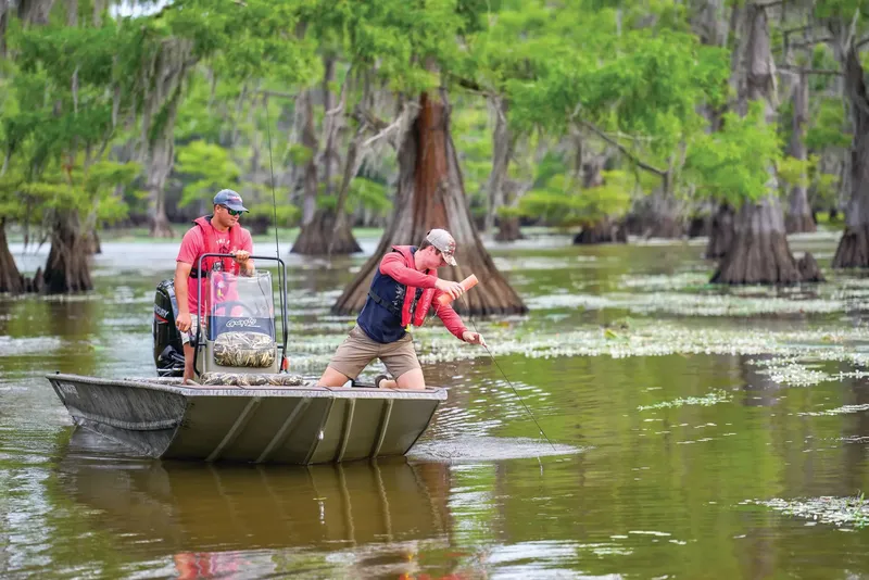 Slide: The Image of Tracker Grizzly 1860 CC 2026 - 10