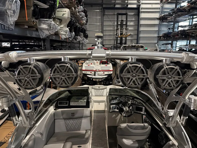 Slide: The Image of MasterCraft X23 2015 - 11