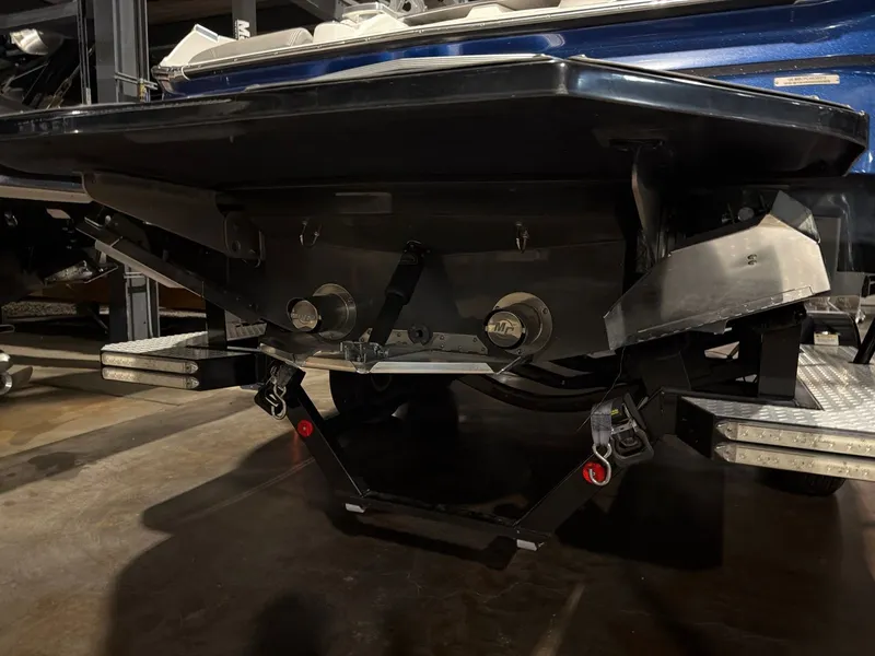 Slide: The Image of MasterCraft X23 2015 - 4