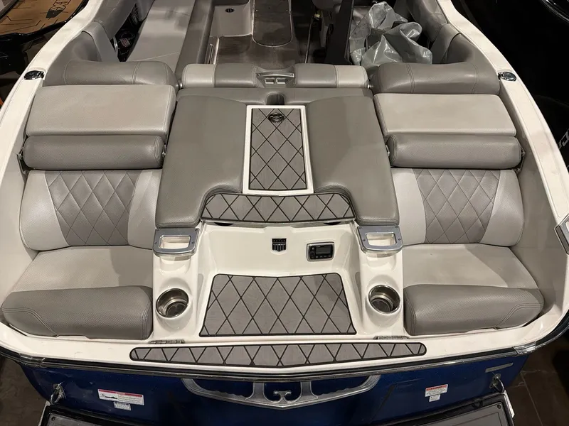 Slide: The Image of MasterCraft X23 2015 - 5