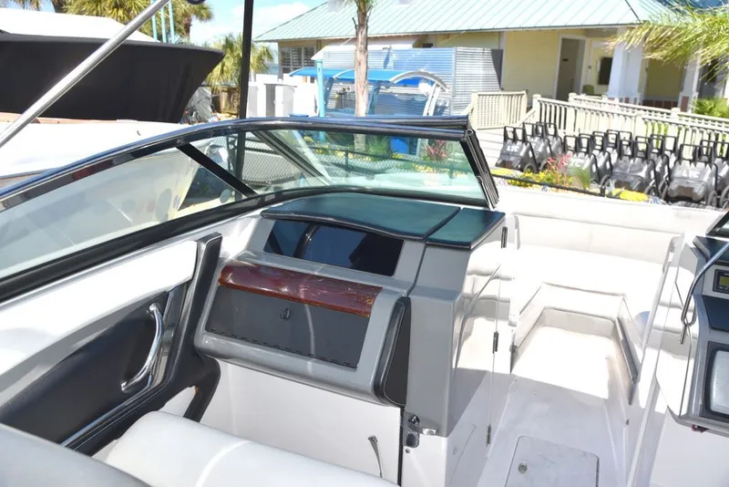 Slide: The Image of Four Winns 262 SL 2011 - 14