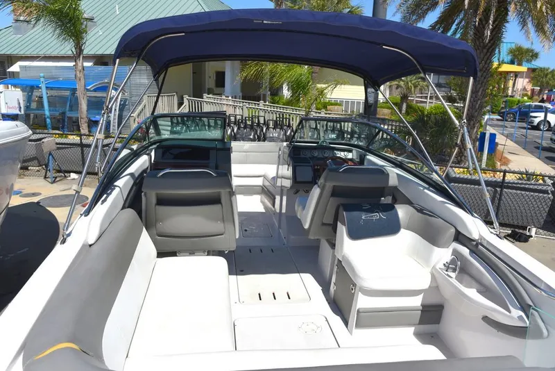 Slide: The Image of Four Winns 262 SL 2011 - 17