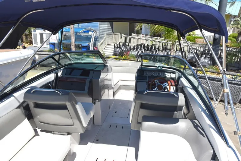 Slide: The Image of Four Winns 262 SL 2011 - 2