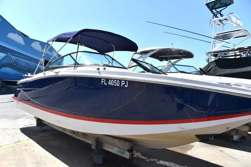 Slide: The Image of Four Winns 262 SL 2011 - 23