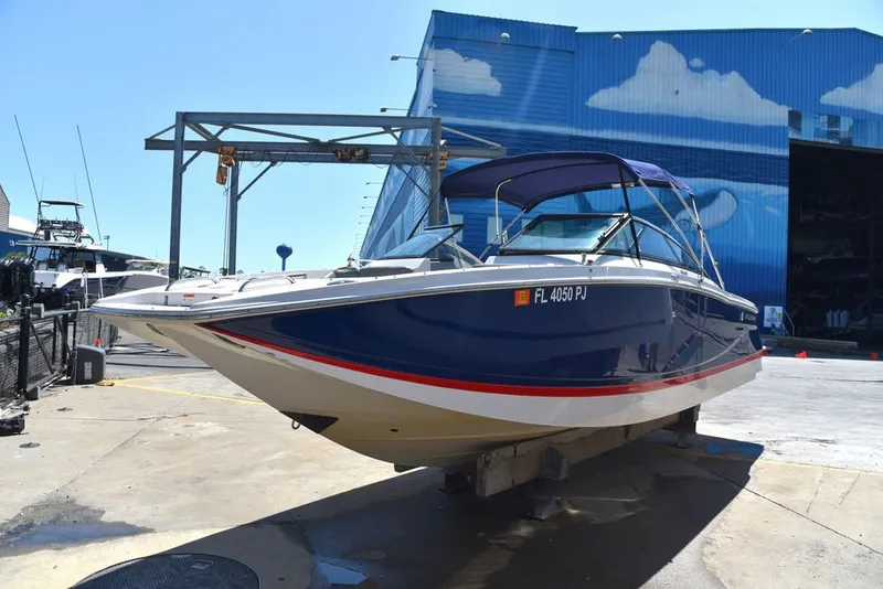 Slide: The Image of Four Winns 262 SL 2011 - 24