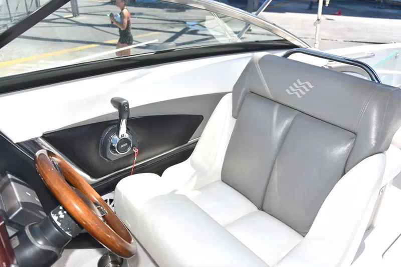 Slide: The Image of Four Winns 262 SL 2011 - 3