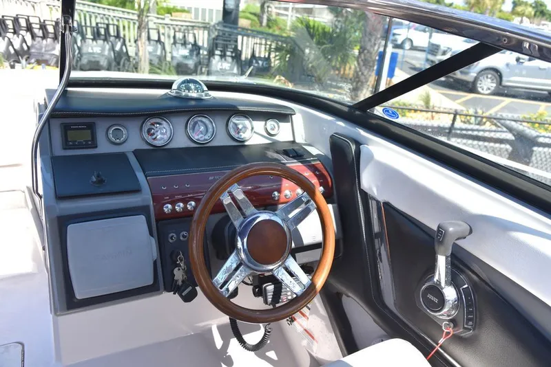 Slide: The Image of Four Winns 262 SL 2011 - 4