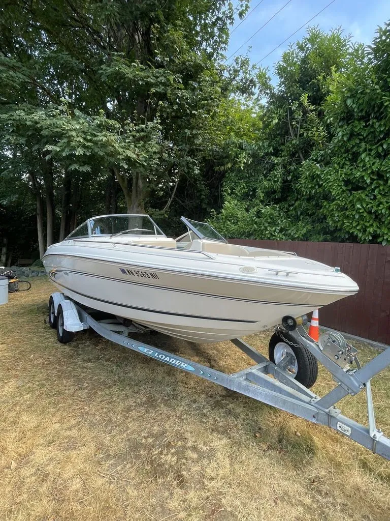 Slide: The Image of Sea Ray 210 Bow Rider 1998 - 17