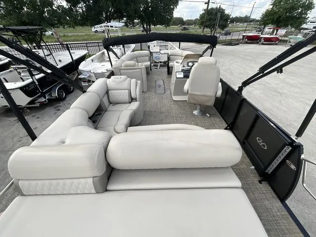 Slide: The Image of Harris 230 2019 - 16