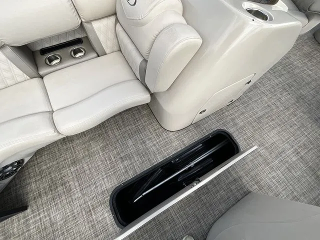 Slide: The Image of Harris 230 2019 - 17