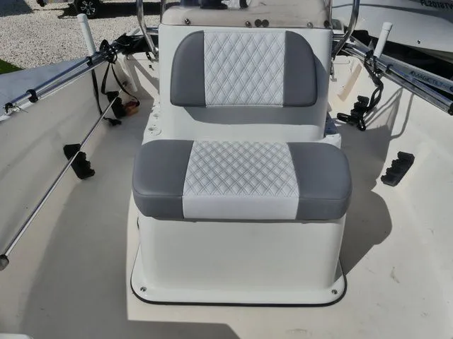 Slide: The Image of Cape Craft 160 2016 - 11