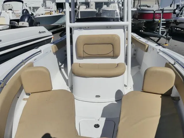 Slide: The Image of Sportsman Heritage 211 Center Console 2018 - 14
