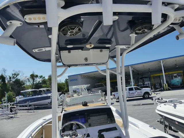 Slide: The Image of Sportsman Heritage 211 Center Console 2018 - 16