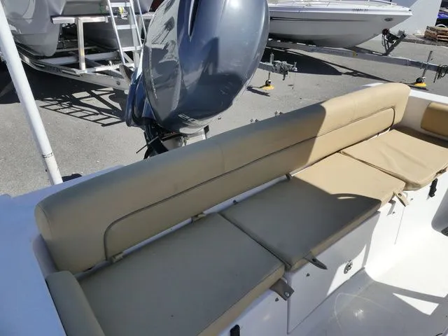 Slide: The Image of Sportsman Heritage 211 Center Console 2018 - 9