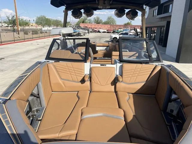 Slide: The Image of Tigé 25ZX 2025 - 10