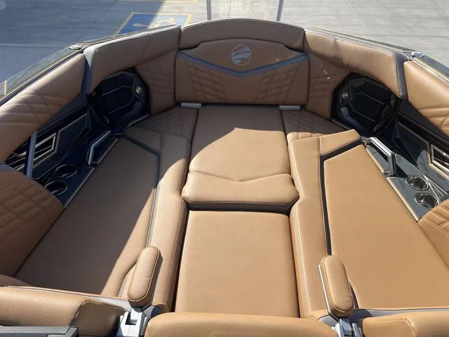 Slide: The Image of Tigé 25ZX 2025 - 11