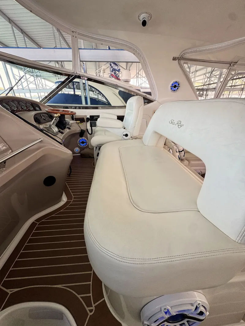 Slide: The Image of Sea Ray Sundancer 510 2001 - 25