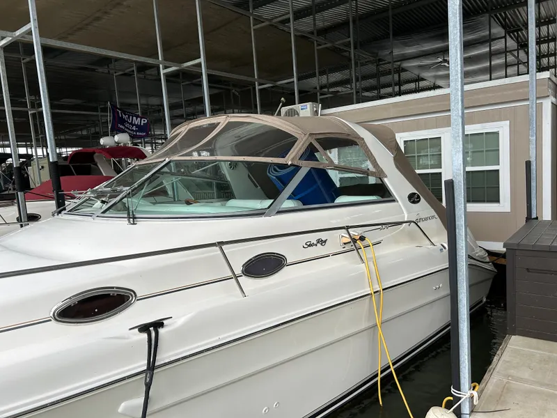 Slide: The Image of Sea Ray Sundancer 330 1997 - 2