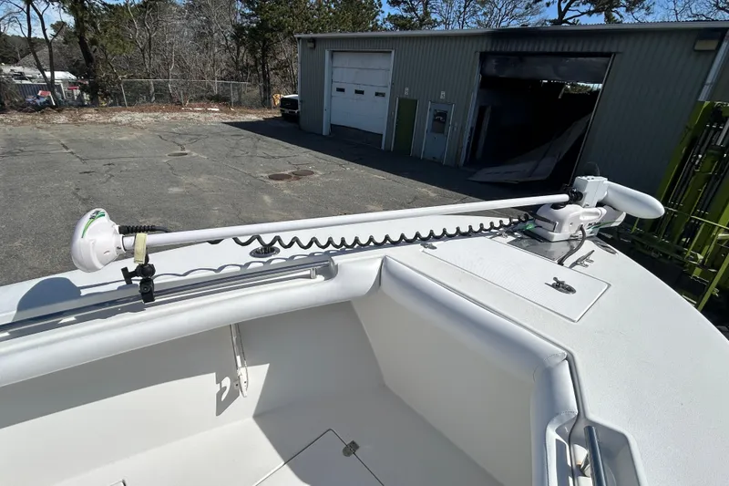 Slide: The Image of 2006 Albin 26 Center Console boat with trolling motor on deck. - 21