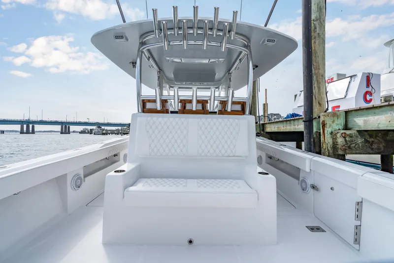 Slide: The Image of 2026 Front Runner 39 Center Console at dock, modern design. - 41