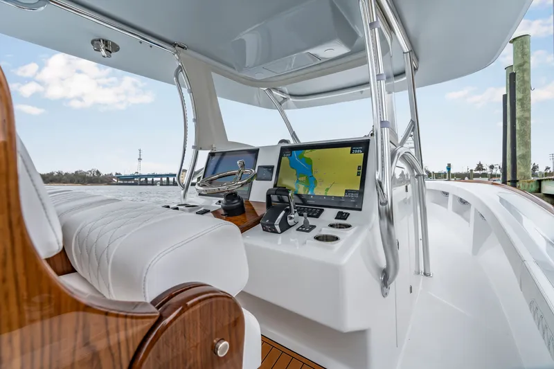 Slide: The Image of Front Runner 39 Center Console 2026 - 51