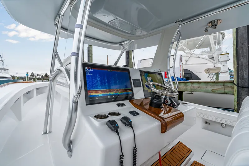 Slide: The Image of Front Runner 39 Center Console 2026 - 52