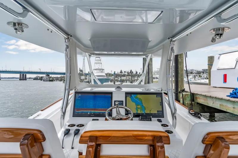 Slide: The Image of Front Runner 39 Center Console 2026 - 53