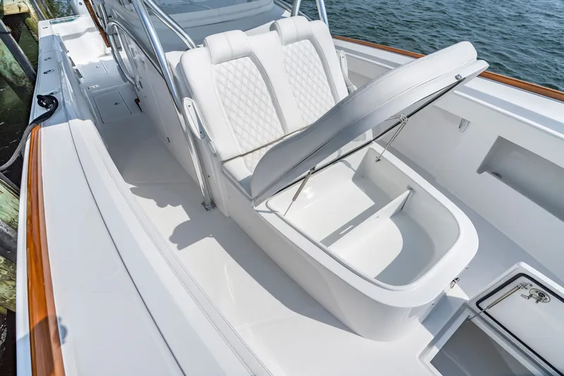 Slide: The Image of Front Runner 39 Center Console 2026 - 69