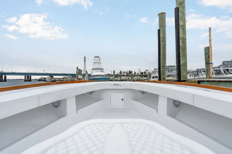 Slide: The Image of Front Runner 39 Center Console 2026 - 71