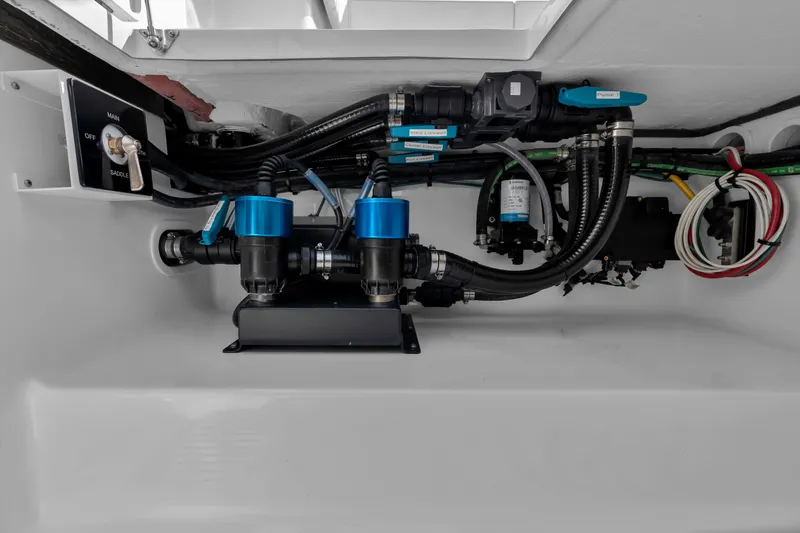 Slide: The Image of Front Runner 39 Center Console 2026 - 75