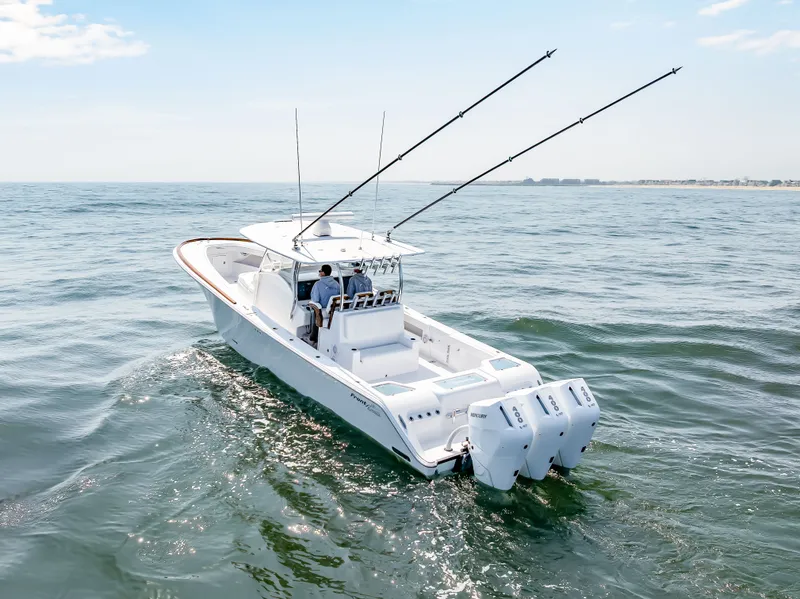 Slide: The Image of Front Runner 39 Center Console 2026 on open sea. - 8