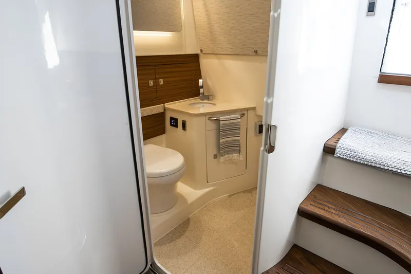 Slide: The Image of Boston Whaler 420 Outrage 2024 - 93