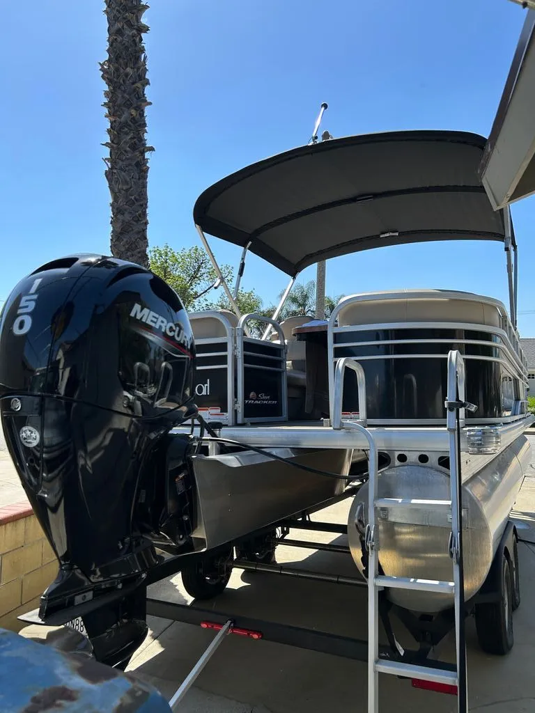 Slide: The Image of Sun Tracker Party Barge 2021 - 7