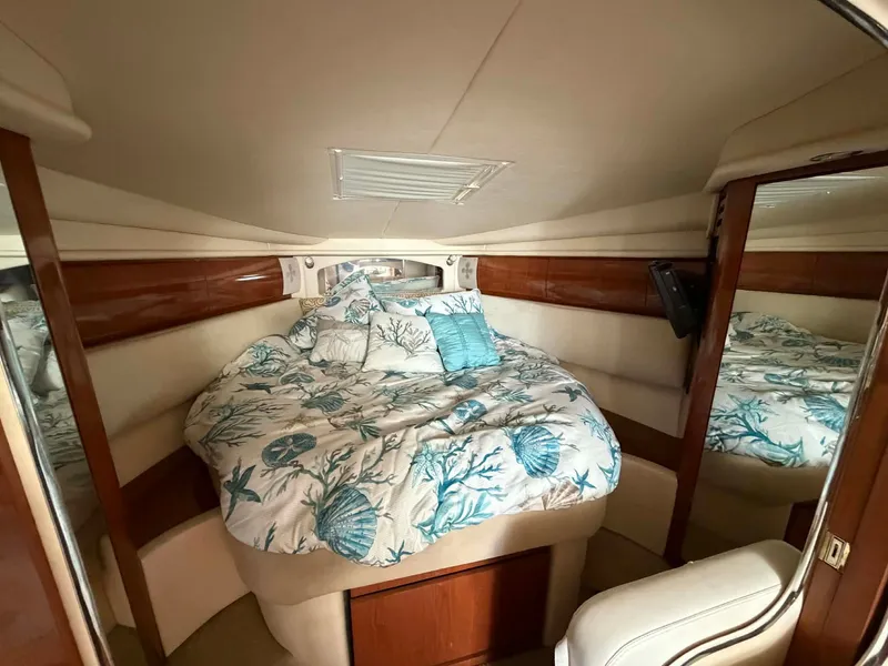 Slide: The Image of Sea Ray 360 Sundancer 2002 - 25