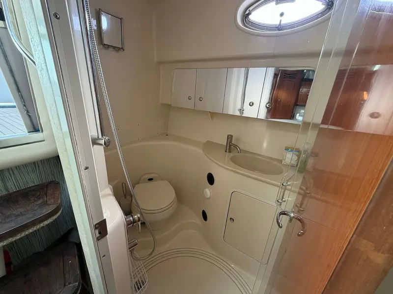 Slide: The Image of Sea Ray 360 Sundancer 2002 - 28