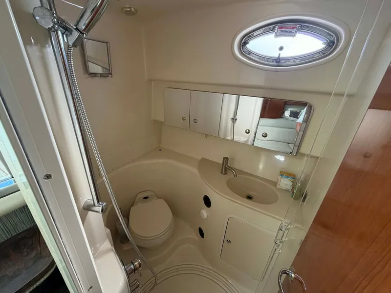 Slide: The Image of Sea Ray 360 Sundancer 2002 - 29