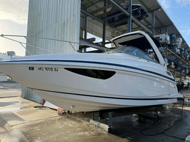 The Image of Regal 28 Express 2016 - 0