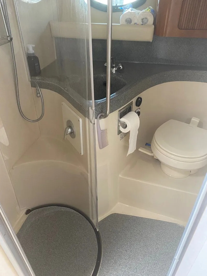 Slide: The Image of Larson Cabrio 370 2006 - 24