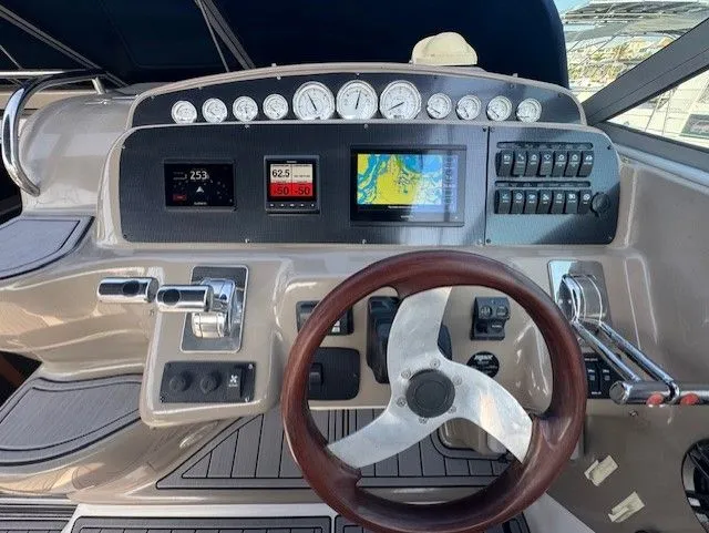 Slide: The Image of Larson Cabrio 370 2006 - 27