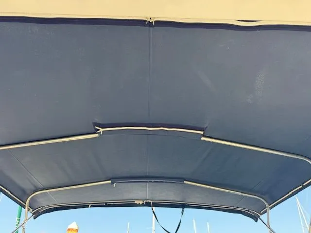 Slide: The Image of Larson Cabrio 370 2006 - 32