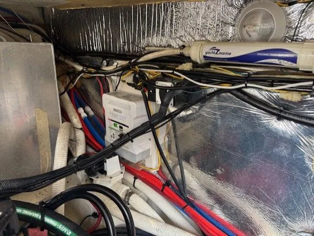 Slide: The Image of Larson Cabrio 370 2006 - 33