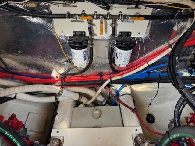 Slide: The Image of Larson Cabrio 370 2006 - 35