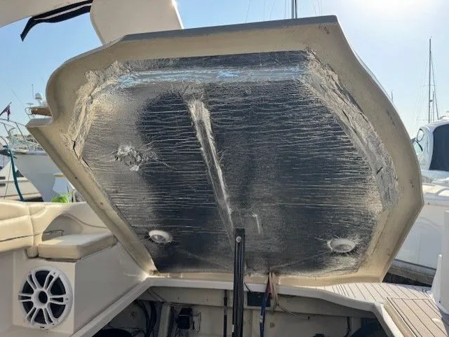 Slide: The Image of Larson Cabrio 370 2006 - 37